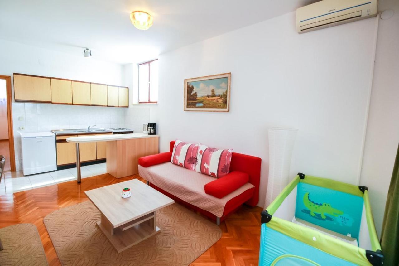Apartments Katarina K Малинська Екстер'єр фото