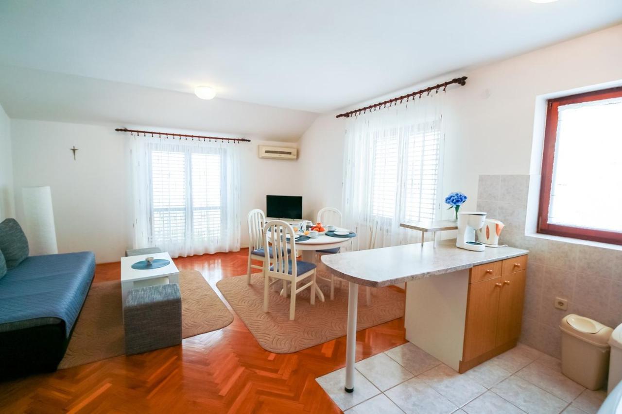 Apartments Katarina K Малинська Екстер'єр фото